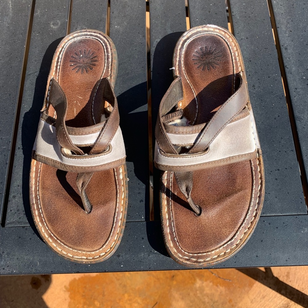 Ugg Australia flip flops size 9
